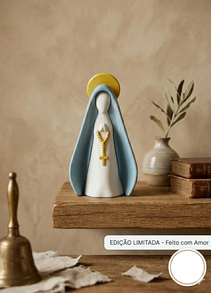 Minimalist 3D printed Virgin Mary